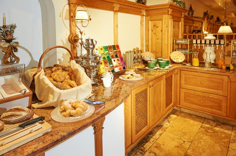 21 Buffet 2.jpg